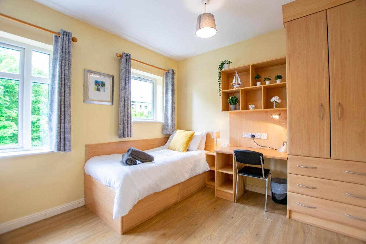 126 - Gort Na Coiribe 4 Bedroom Duplex, By Shortstays Голуей Екстериор снимка