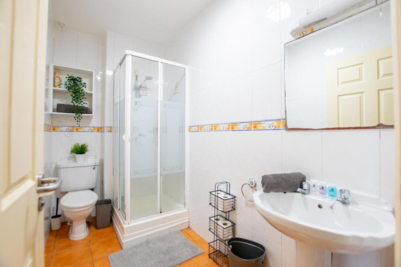 126 - Gort Na Coiribe 4 Bedroom Duplex, By Shortstays Голуей Екстериор снимка